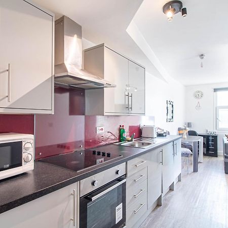 The Heart Of Huddersfield Hideaway Apartamento Exterior foto